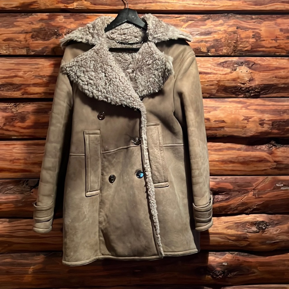 Burberry Luxuriously Heavy Taupe Suede Shearling with Leather Pockets Size 4
